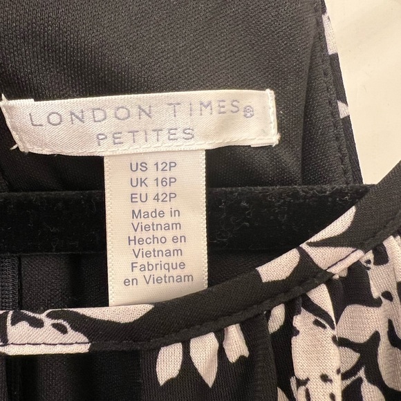 Black and white one piece capri.  Can be styled with heels or flats. - Picture 6 of 6